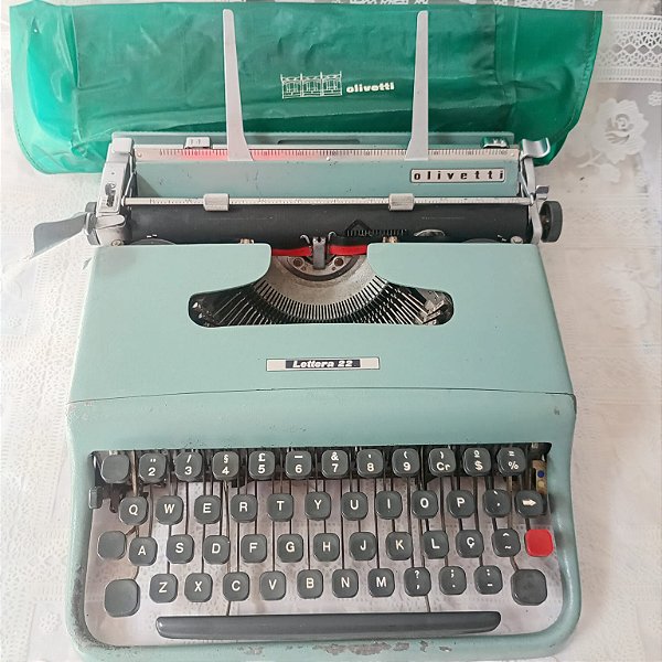 3 - Funcionando Máquina de Escrever Datilografia Clarice Lispector Olivetti Lettera 22 verde