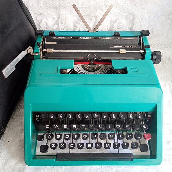 Máquina De Escrever Olivetti Studio 45 Verde Funcionando - www