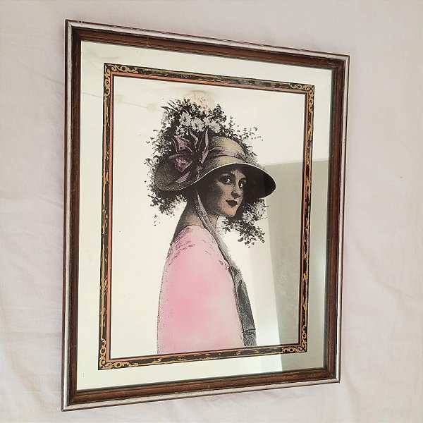 Quadro de espelho mulher com chapéu 57x45cm vintage