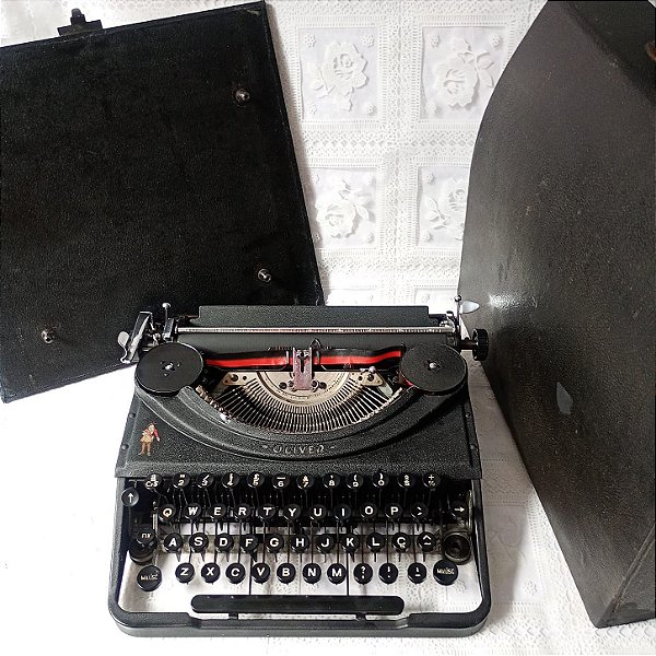 Máquina de Escrever Datilografia OLIVER