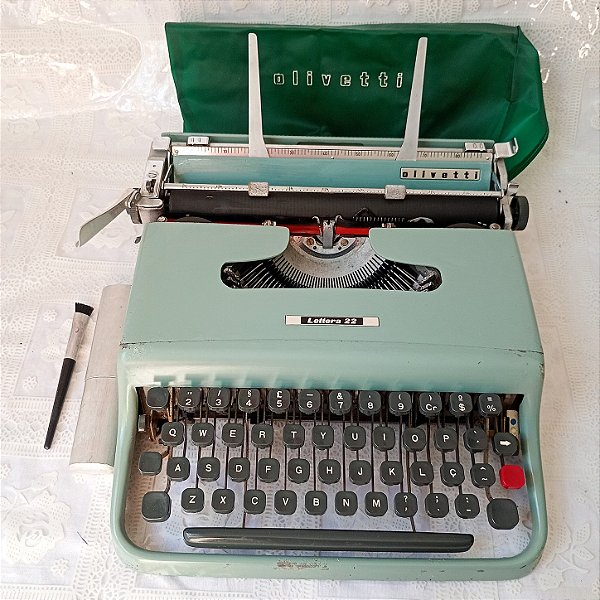 4 - Funcionando Máquina de Escrever Datilografia Clarice Lispector Olivetti Lettera 22 verde