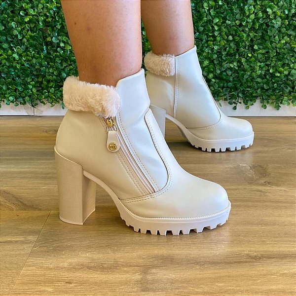 Bota de Salto Creme Moleca c/ Pelugem 5325121