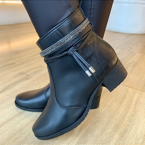 Bota Moleca Preto Salto Baixo 5346103