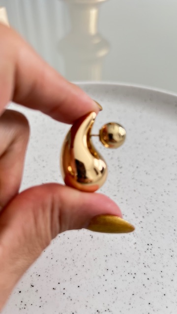 Brinco gota M esfera dourada
