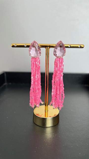 Brinco chuveirinho rosa em vidrilho