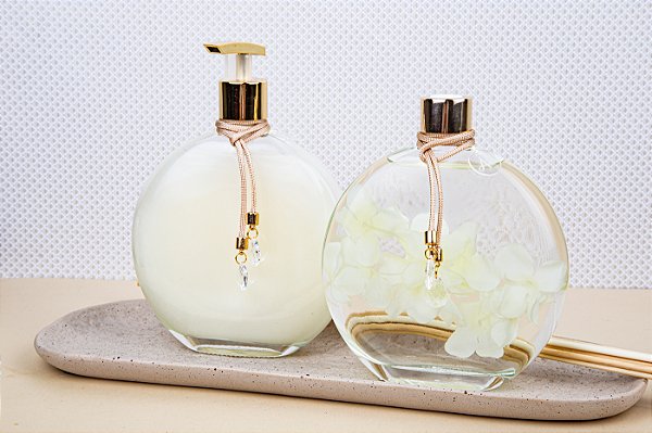 Kit Difusor de Aroma, Sabonete Líquido e Bandeja | Flor de Cerejeira e Bamboo