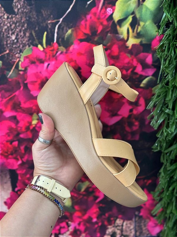 Sandália Via Scarpa Anabela Amarela