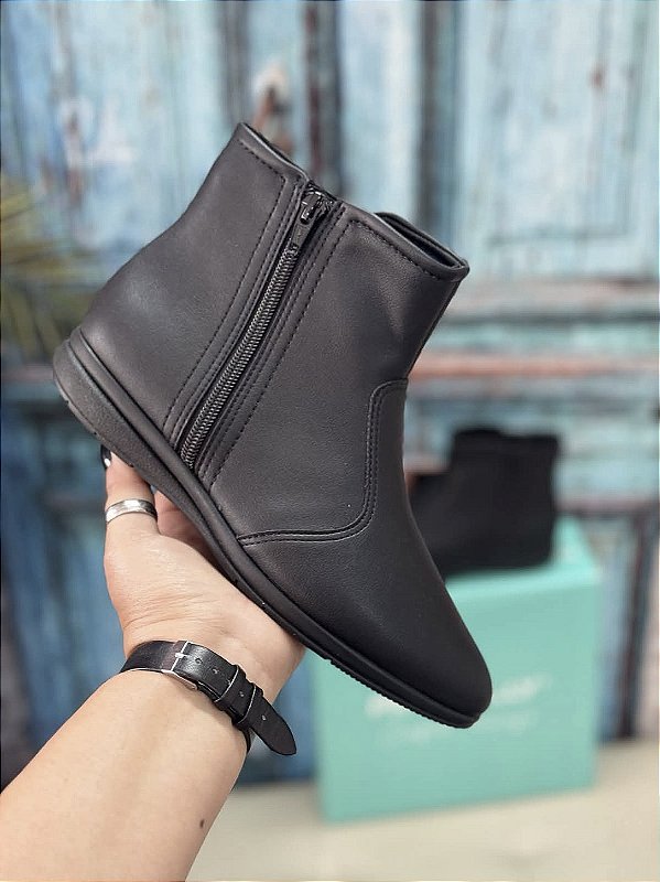 Bota Piccadilly Cano Curto Preta