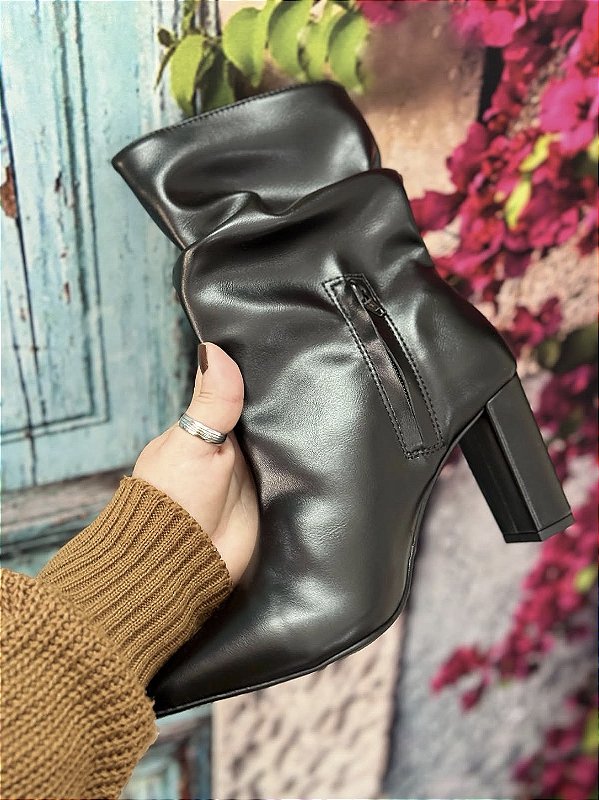 Bota Santa Karmem Slouch Preto