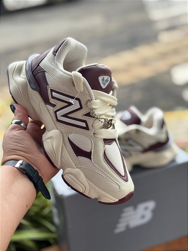 Tênis New Balance Dad Sneaker Branco/Marsala