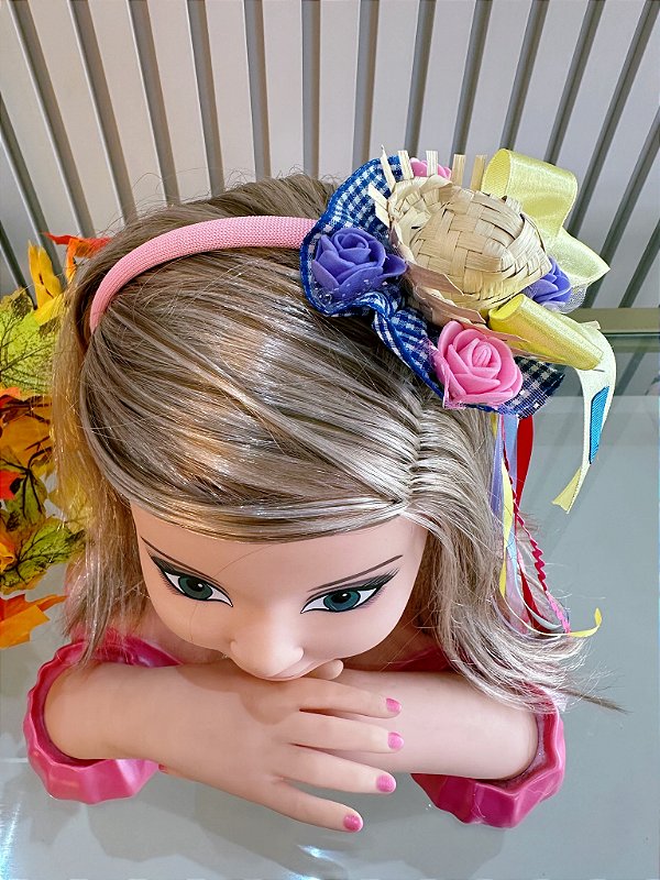 Tiara Infantil Junina com Florzinhas e Fitas de Cetim Coloridas | Acessório para Festa Junina