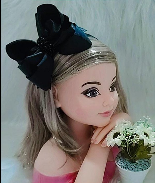 Tiara Preta Laço Miolo Pérolas