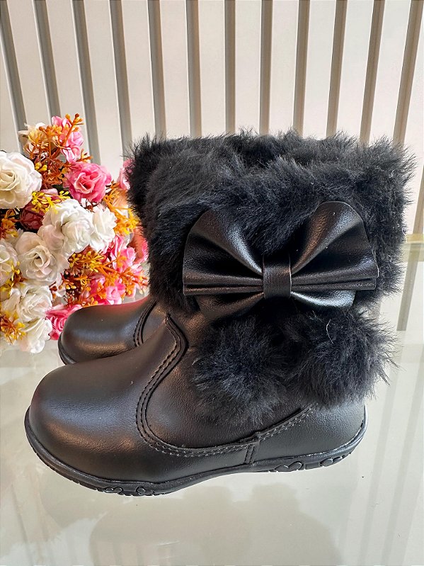 Botinha Infantil Preto Laço Pompom Com Pelúcia e Zíper