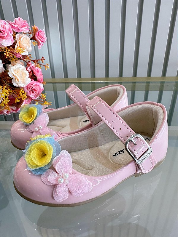 Sapatinho Rosa Menina Verniz Aplique Borboleta e Flor