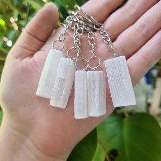 Chaveiro de Selenita Branca Bruta - Purificação e Limpeza