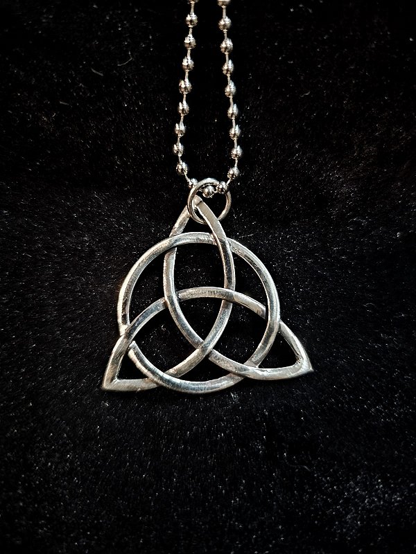 Pingente Triquetra