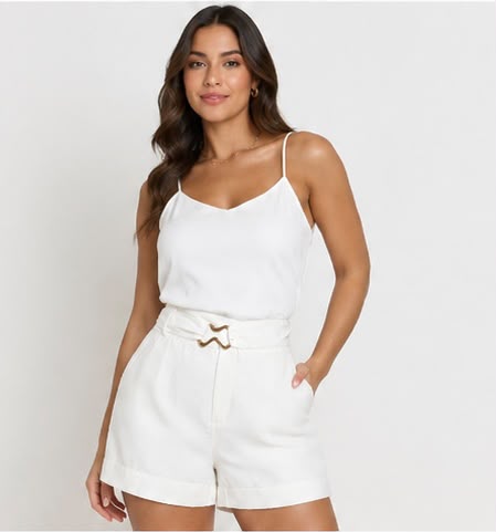 Short Branco com cinto detalhe Fivela
