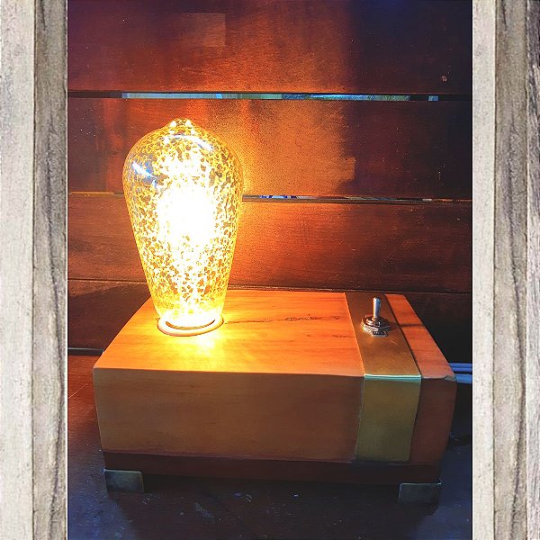 Luminária Vintage de Mesa Mod. Édson - Wood Core BR, marcenaria criativa,  os melhores presentes, abridor de garrafa de parede, abridor de garrafa, luminárias  vintage