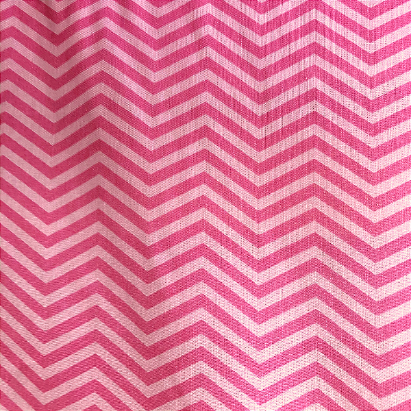 Tricoline Estampado 100% Algodão - Chevron Rosa e Branco