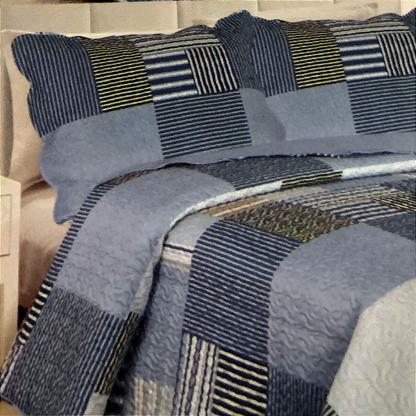 Kit Colcha Queen Dupla Face Matelassê com 02 Porta Travesseiros - Patchwork Listrado Azul