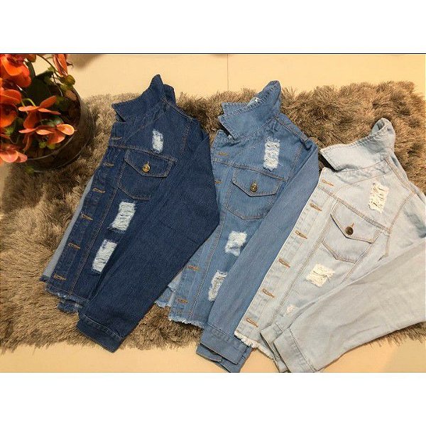 Jaqueta  Feminina Jeans Destreoyed com Várias Lavagens