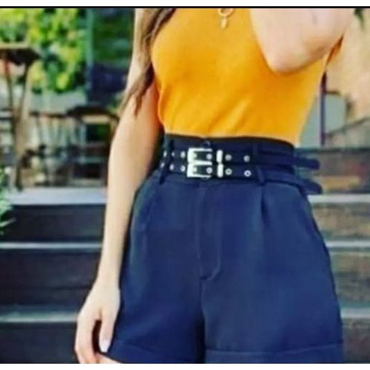 Short Feminino em Linho com Cinto Duplo
