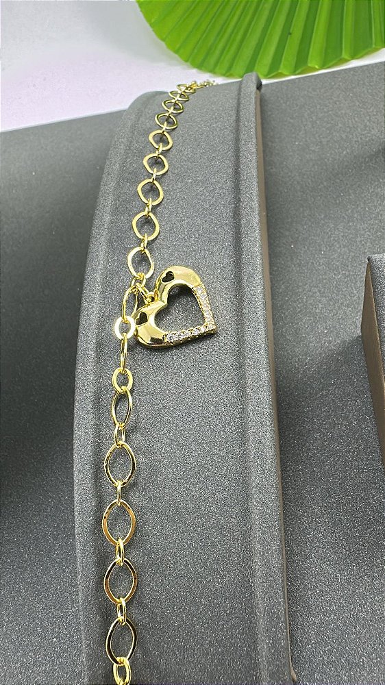 PULSEIRA COM PINGENTE CORAÇÃO