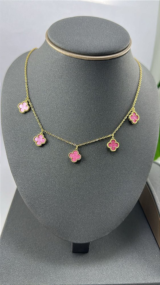 CORRENTE COM PINGENTES TREVO BLOGUEIRA