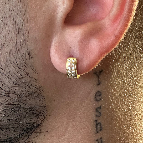Brinco Argola Ney Compacta com Duas Fileiras de Zircônias – Banhado a Ouro 18K