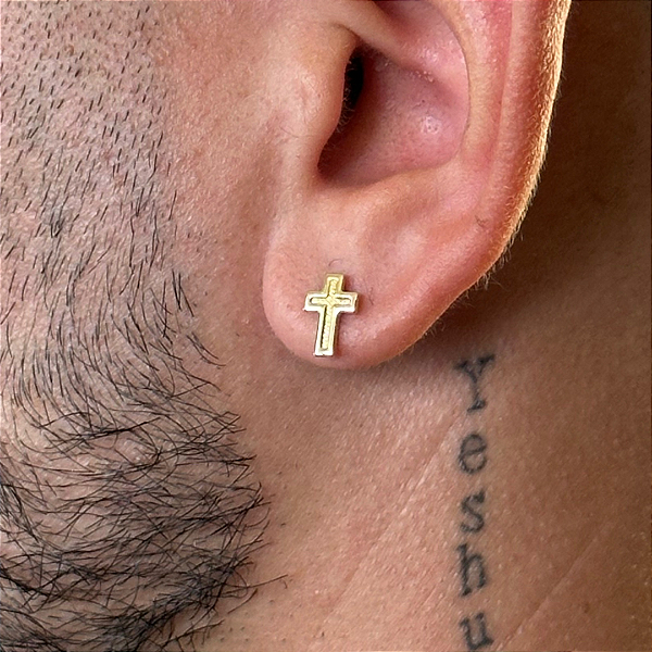 PAR DE BRINCOS  CRUZ 6x2mm - BANHADO A OURO 18K