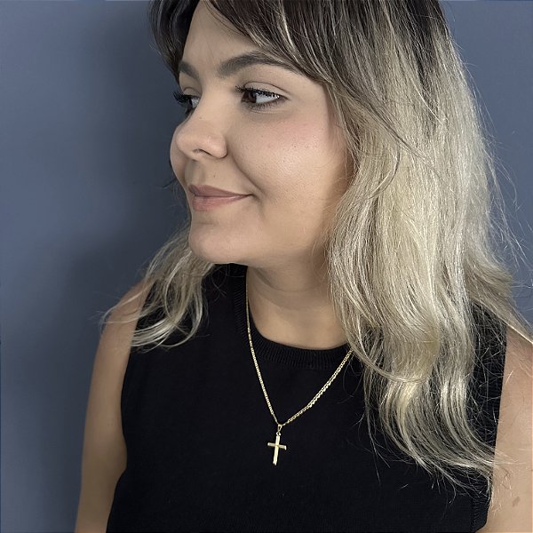 CORRENTE PIASTRINE ( 2mm - 50cm FEM ) + PINGENTE CRUZ DETALHADA - BANHADO A OURO 18K.