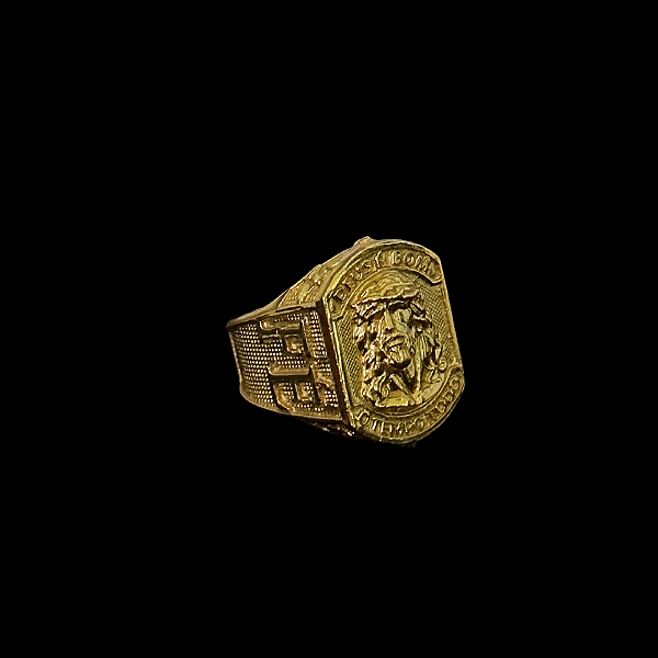 Anel Modelo Rosto de Cristo com Laterais Trabalhadas – Banhado a Ouro 18K
