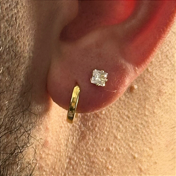 2 PARES DE BRINCOS,  ARGOLA LISA TAMANHO M E BRINCO CRAVEJADO QUADRADO 2MM  PP   -  BANHADO A OURO 18K