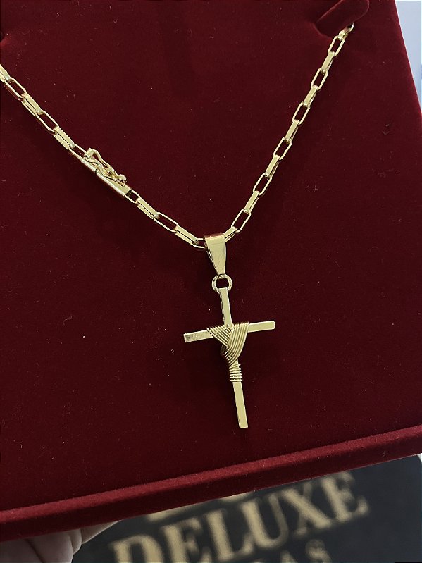 CORRENTE TIJOLINHO ALONGADO FECHO CANHÃO (3MM - 50, 60cm ou 70cm) + PINGENTE CRUZ AMARRADA - BANHADO A OURO 18k