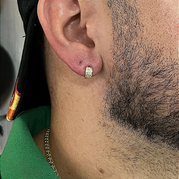 Brinco Quadrado Cravejado com Zircônias – Banhado a Ouro 18K