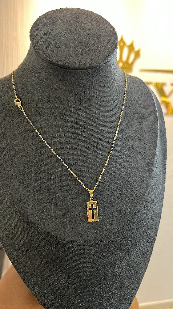 CORRENTE TIJOLINHO  2mm + PINGENTE PLACA COM CRUZ VAZADA  ( 2mm 50cm FEM ) - BANHO DE OURO 18k