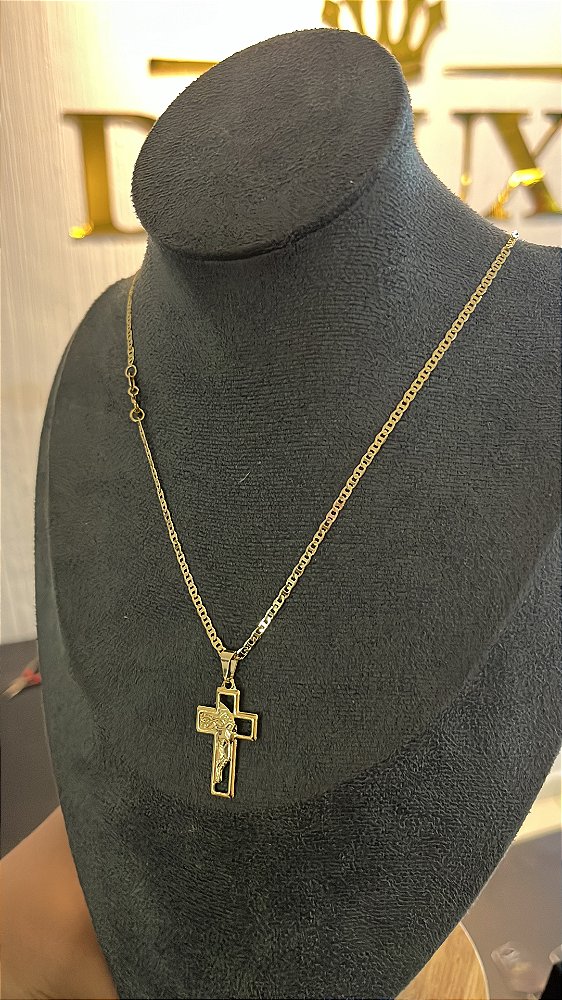 CORRENTE PIASTRINE ( 2mm 50cm FEM ) + PINGENTE  CRUZ VAZADA  COM JESUS - BANHO DE OURO 18k