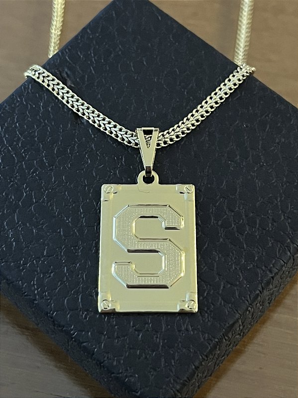 PINGENTE PLACA LETRA S Tamanho (M)( 2g- 3x4cm)  BANHO DE OURO 18K