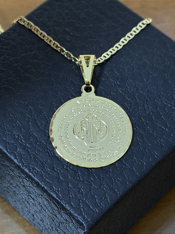 PINGENTE SÃO BENTO COM ORAÇÃO ( 4G ) - BANHO DE OURO 18k.