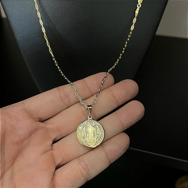 Corrente Cartier 1.5mm 50cm + Pingente Medalha São Bento – Banhada a Ouro 18K
