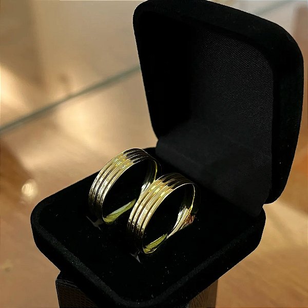 Par de Alianças em Moeda Antiga Multi Frisos Brilhante – Banho de Ouro 18K + Caixinha de Presente