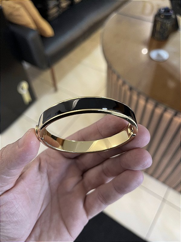 Bracelete Borda Boleada Resinado Black – Banho Ouro 18k