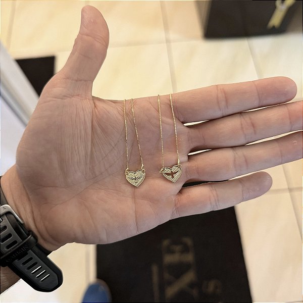 Escapulário 60cm com Pingente Coração Vazado e Pingente Pomba – Banhado a Ouro 18K