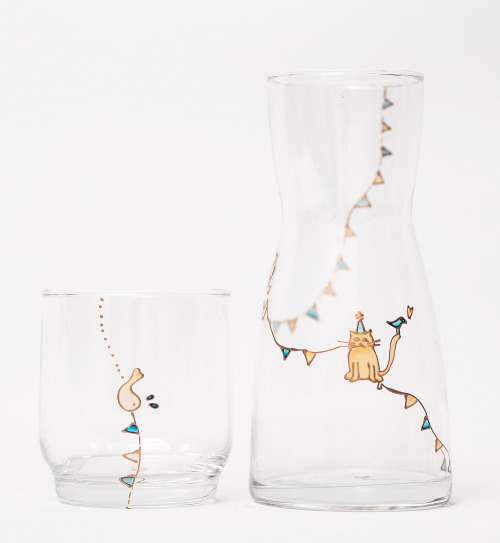 MORINGA UNO / GATO SENTADO . ELEFANTE . CEGONHA