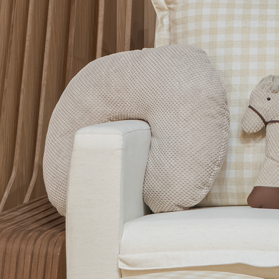 Almofada amamentação tecido veludo poá