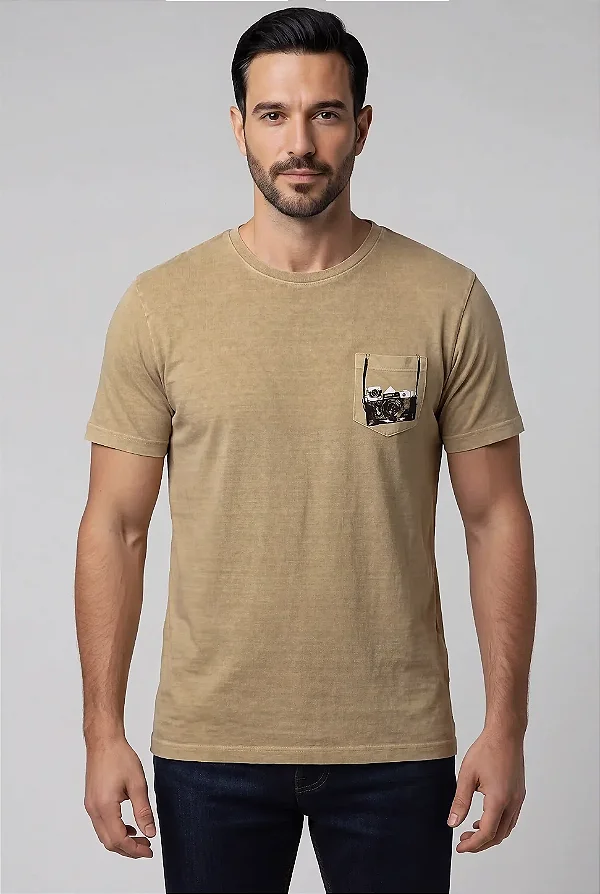 Camiseta Estonada Câmera Bolso