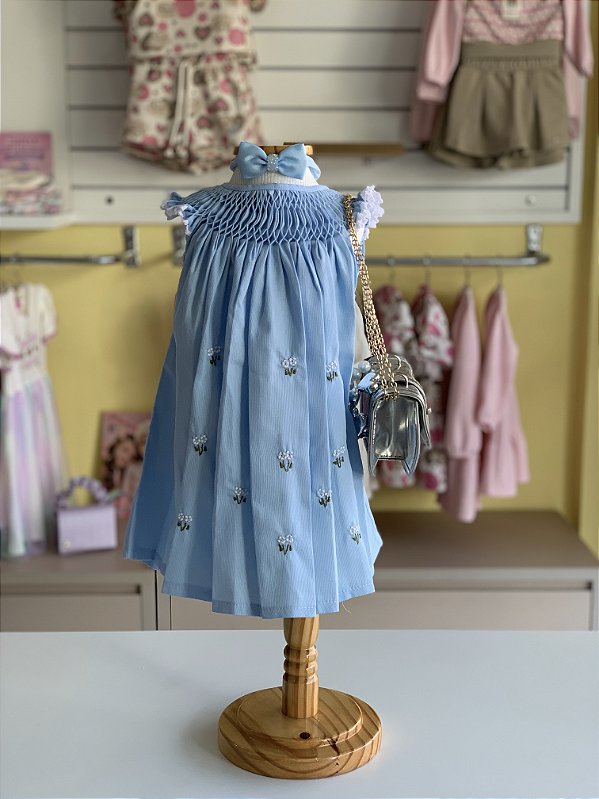 Vestido Bebê Artesanal Casinha de Abelha Azul | Bordado Delicado à Mão | Clássico, Elegante e Confortável
