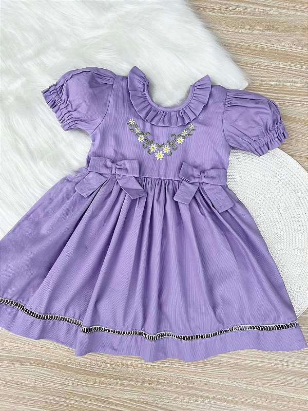 Vestido Luxo Fustão Lilás Golinha Bordado