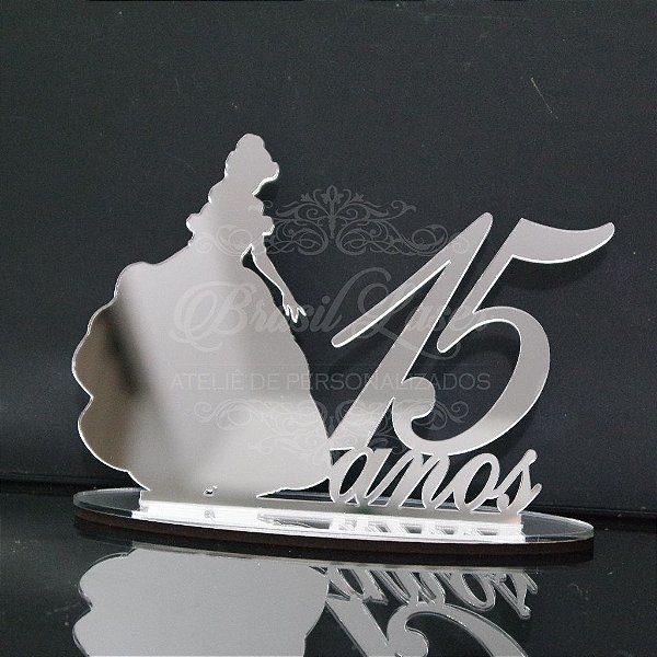 Topo De Bolo Princesa 15 Anos - Tamanho 14cm (maior lado da peça) - Cor à Escolher