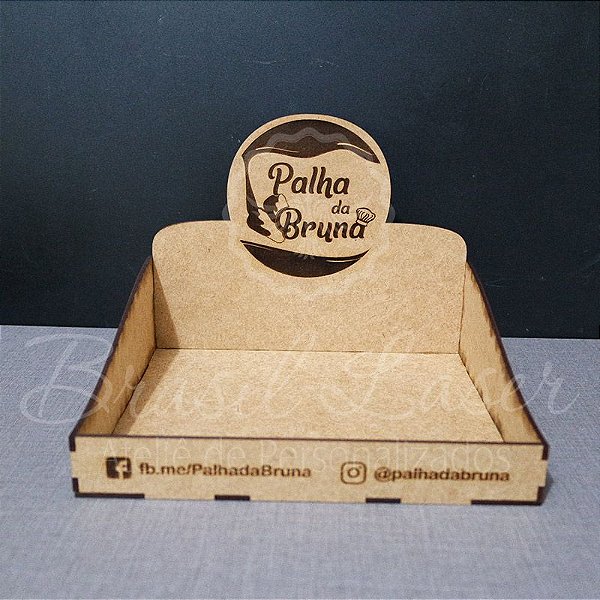 10 Expositores de Brownie / Alfajor / Palha Italiana / Cake / Pão de Mel com 24x24cm em Mdf com logomarca gravada